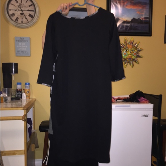 Stylish Black Dress with 3/4 sleeves! - Picture 2 of 9